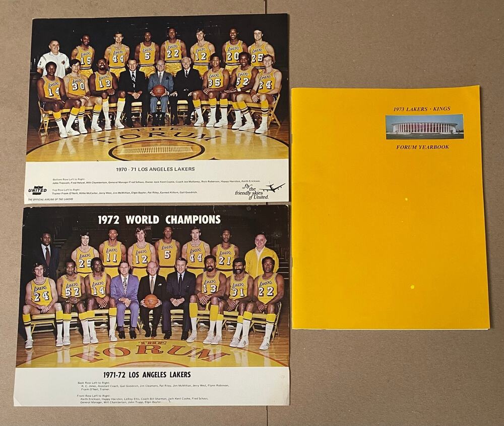 1973 LA Lakers Kings Forum Yearbook Program 1970-72 Team Photo United Airlines